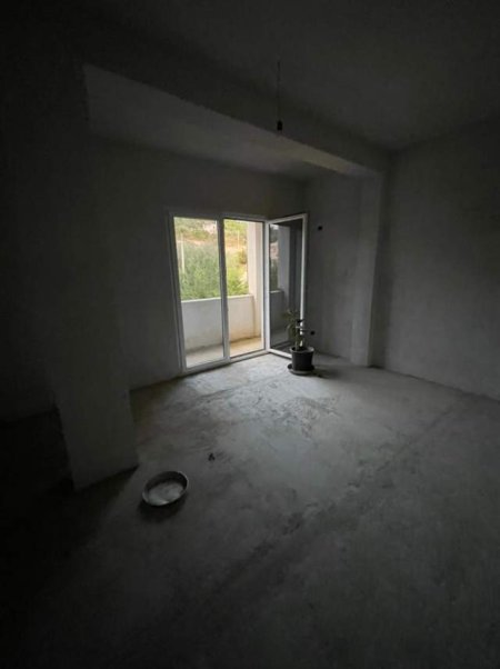 Tirane, jepet me qera Vile 5+1+BLK Kati 4, 800 m² 1.000 Euro (Dajt)