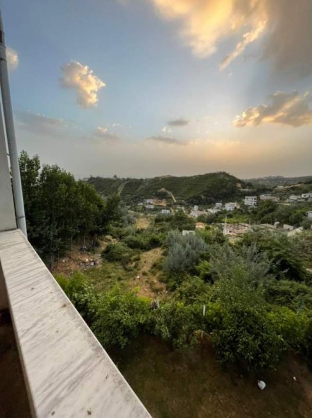 Tirane, jepet me qera Vile 5+1+BLK Kati 4, 800 m² 1.000 Euro (Dajt)
