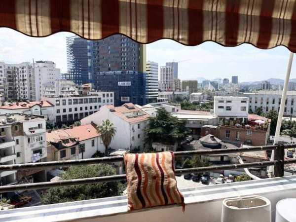 Tirane, jepet me qera apartament 2+1+BLK Kati 7, 106 m² 700 Euro (Qender,Tirane)