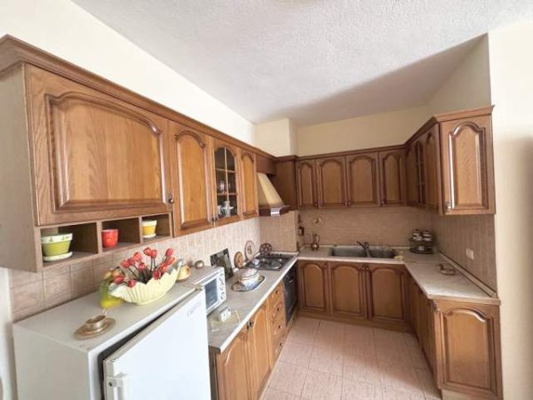 Tirane, jepet me qera apartament 2+1+BLK Kati 7, 106 m² 700 Euro (Qender,Tirane)