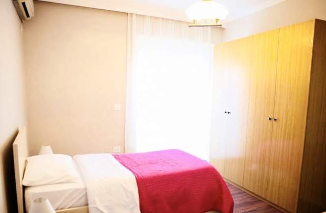 Tirane, jepet me qera apartament 3+1+BLK Kati 2, 130 m² 800 Euro (Kompleksi Dinamo)