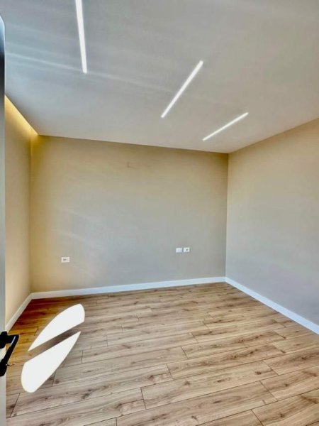 Tirane, shitet apartament 2+1 100 m² 168.000 Euro (Prane Kompleksit Delijorgji)