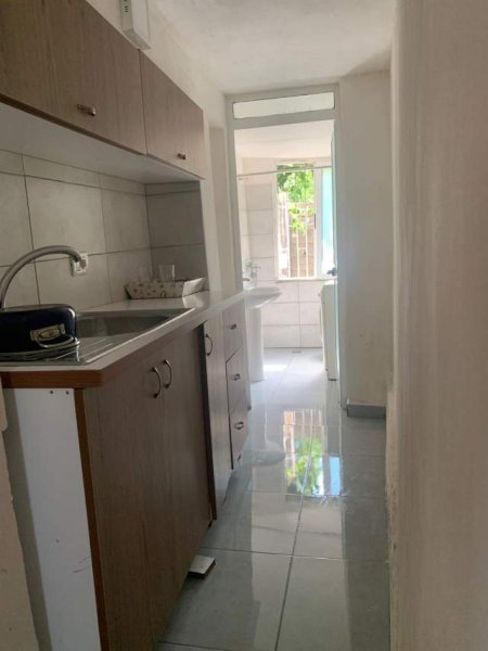 Tirane, jepet me qera shtepi 1+1 Kati 0, 35 m² 27.000 Leke (Jakov Milaj)