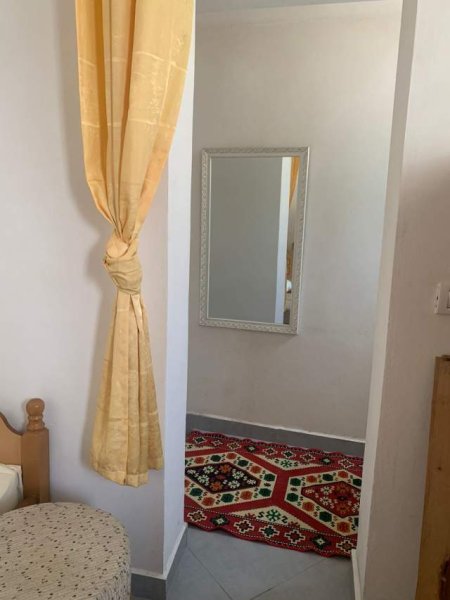 Tirane, jepet me qera shtepi 1+1 Kati 0, 35 m² 27.000 Leke (Rruga e dibrës)
