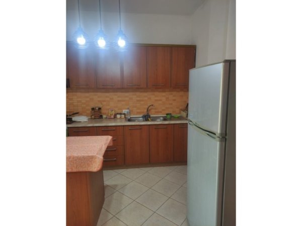 Tirane, jepet me qera apartament 2+1 Kati 3, 90 m² 580 € (Siri Kodra)