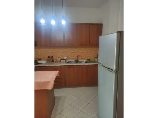 Tirane, jepet me qera apartament 2+1 Kati 3, 90 m² 580 € (Siri Kodra)