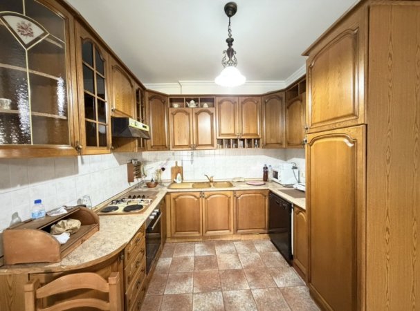 Tirane, jepet me qera apartament Kati 8, 90 m² 600 € 