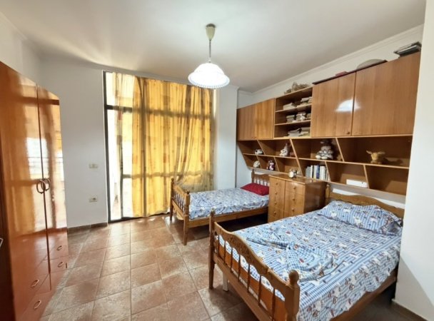 Tirane, jepet me qera apartament Kati 8, 90 m² 600 € 