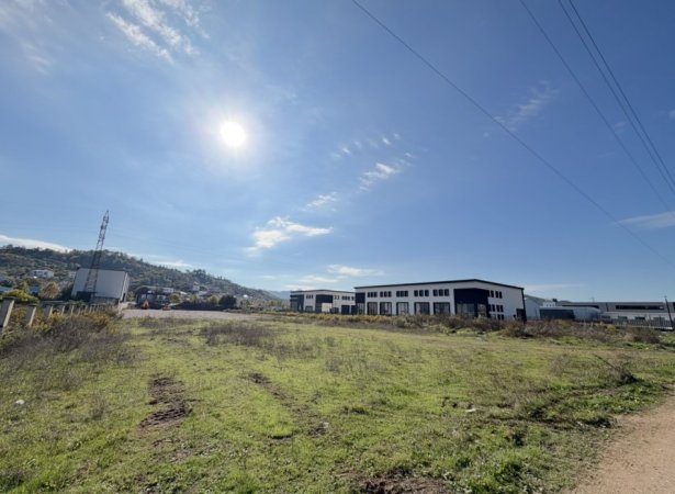 Tirane, truall , 2.000 m² 350.000 € 