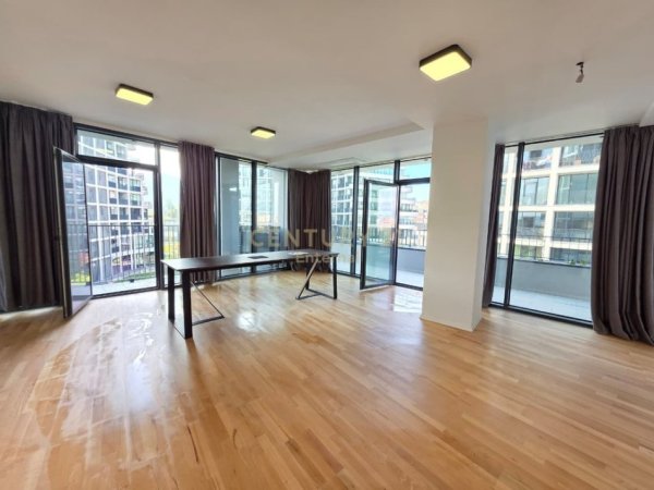 Tirane, jepet me qera zyre Kati 3, 158 m² 1.850 € (Lake View)