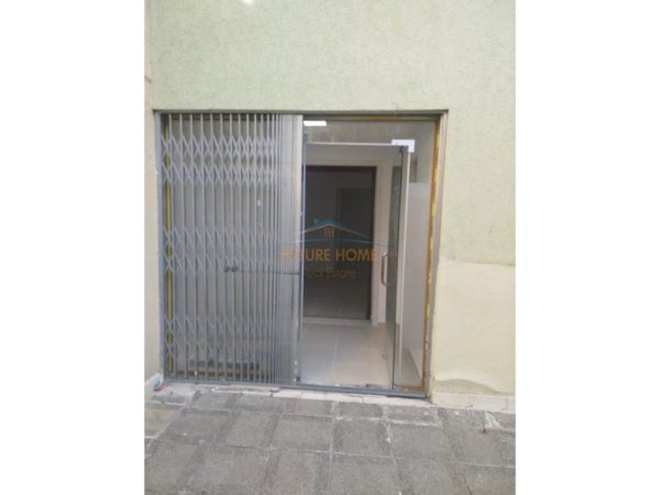 Tirane, jepet me qera ambjent biznesi Kati 0, 91 m² 900 € (Kopshti Botanik)