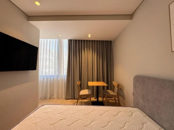 Tirane, jepet me qera apartament 1+1 Kati 3, 128 m² 1.966 € (Sheshit Skënderbej)