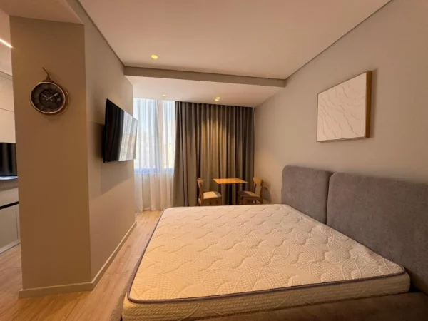 Tirane, jepet me qera apartament 1+1 Kati 3, 128 m² 1.966 € (Sheshit Skënderbej)
