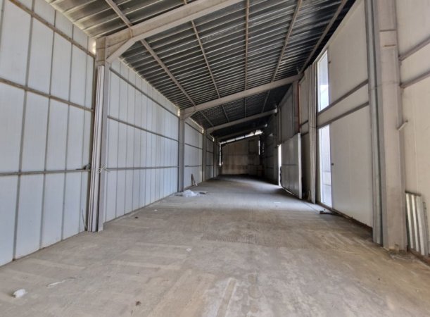 Tirane, jepet me qera magazine Kati 0, 250 m² 750 € 