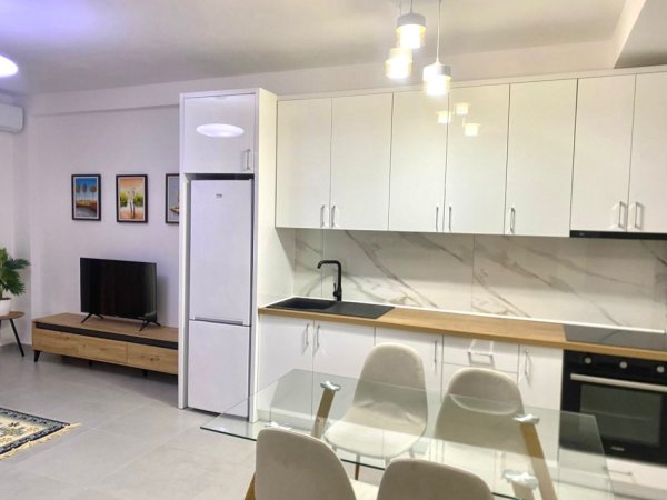 Me Qera : 1+1📍Rruga e Durresit (Hotel Colosseo) - 750€(+ Post Parkimi) - S.83m² || Pallat i Ri - I Pabanuar⚡