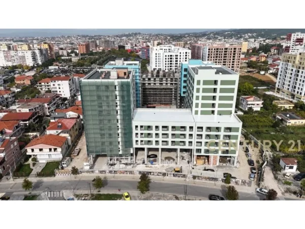 Tirane, shitet apartament 3+1+Aneks+Ballkon Kati 6, 157 m² 196.000 € (Kinostudio)