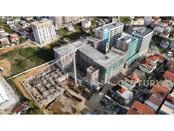 Tirane, shitet apartament 3+1+Aneks+Ballkon Kati 6, 157 m² 196.000 € (Kinostudio)