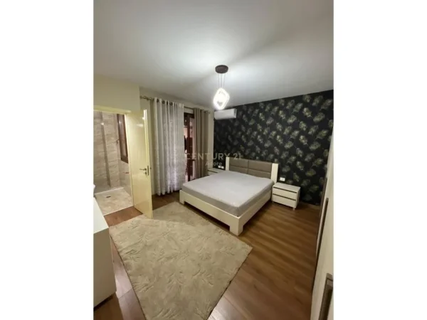 Tirane, jepet me qera apartament 2+1 Kati 2, 103 m² 850 € (Kopshti Botanik)
