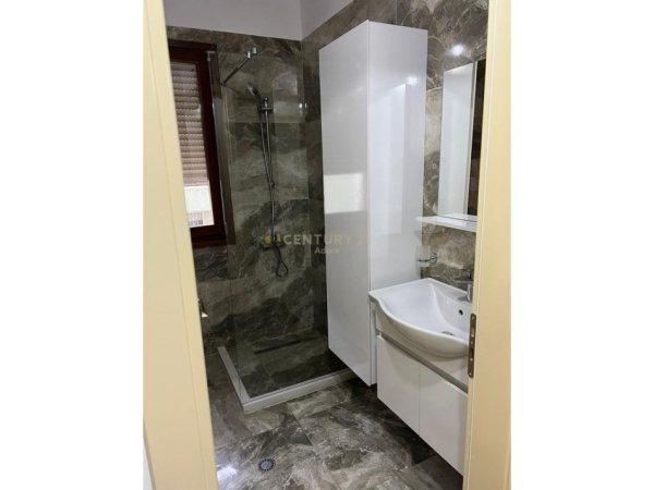 Tirane, jepet me qera apartament 2+1 Kati 2, 103 m² 850 € (Kopshti Botanik)