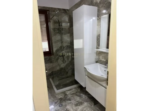 Tirane, jepet me qera apartament 2+1 Kati 2, 103 m² 850 € (Kopshti Botanik)