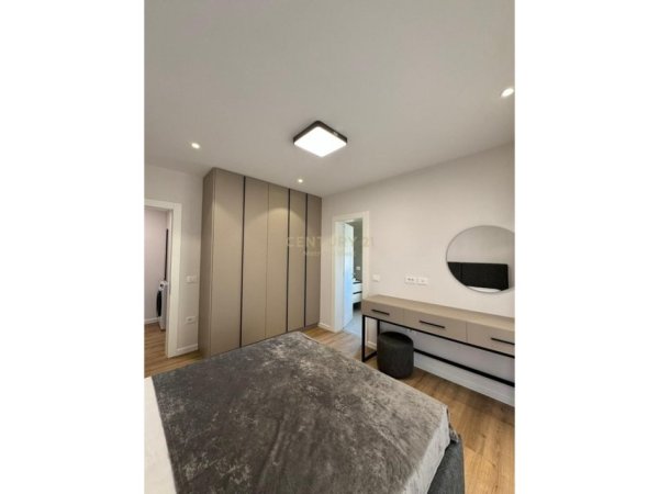 Tirane, jepet me qera apartament 2+1+Aneks+Ballkon Kati 6, 111 m² 950 € (Ish-Tregu Elektrik)