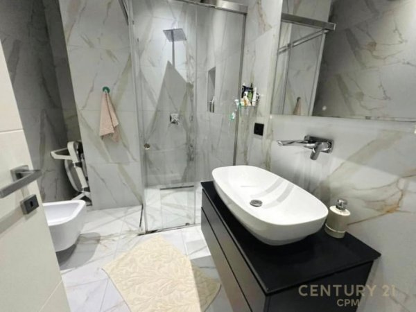 Tirane, shitet apartament 2+1+Aneks+Ballkon Kati 2, 127 m² 410.000 € (Kompleksi Delijorgji)