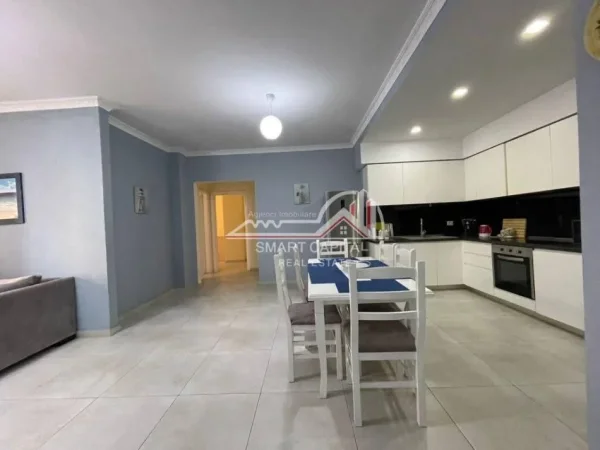 Vlore, jepet me qera apartament 3+1 Kati 3, 120 m² 550 € 