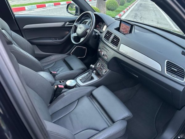 Tirane, shes SUV AUDI Q3 QUATTRO 2.0 TDI Nafte, e zeze automatik Klima 173.000 km