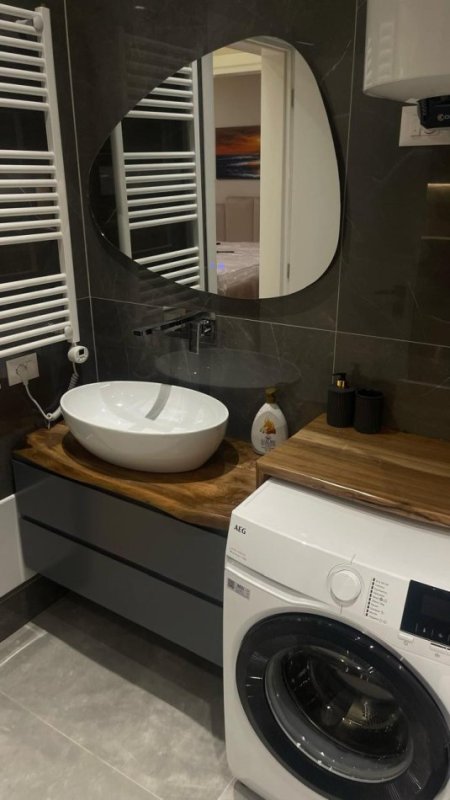 Tirane, jepet me qera apartament 2+1+Ballkon Kati 1, 116 m² 1.500 € (Liqeni i Thate)