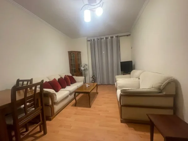 APARTARTAMENT 1+1 ME QIRA  450 € (ISH EKSPOZITA)