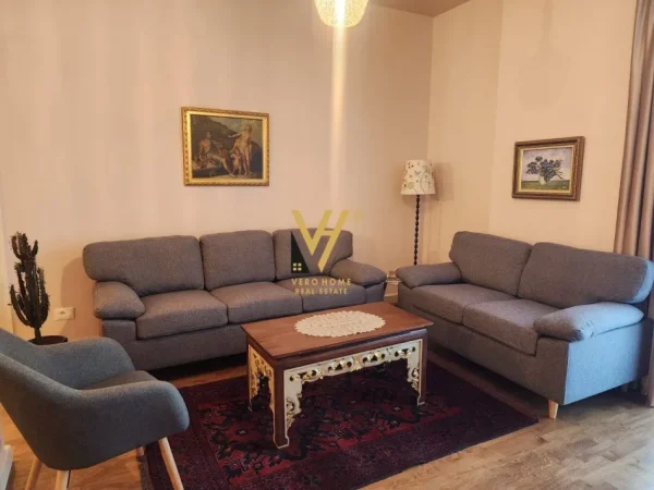 Tirane, jepet me qera apartament 2+1+Ballkon Kati 2, 107 m² 1.500 € (RRUGA E KOSOVAREVE)
