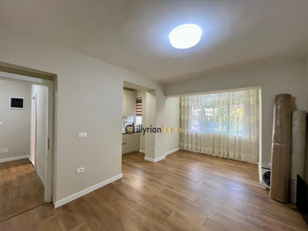 Tirane, jepet me qera apartament 1+1 Kati 2, 55 m² 470 € (Pallati me Shigjeta)