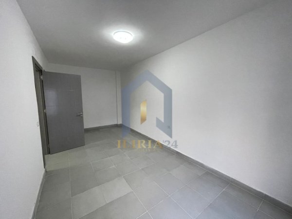 Tirane, jap me qera apartament 3+1+Ballkon Kati 3, 120 m² 500 € (5 Maj)
