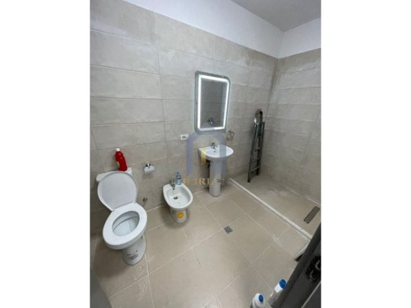 Tirane, jap me qera apartament 3+1+Ballkon Kati 3, 120 m² 500 € (5 Maj)