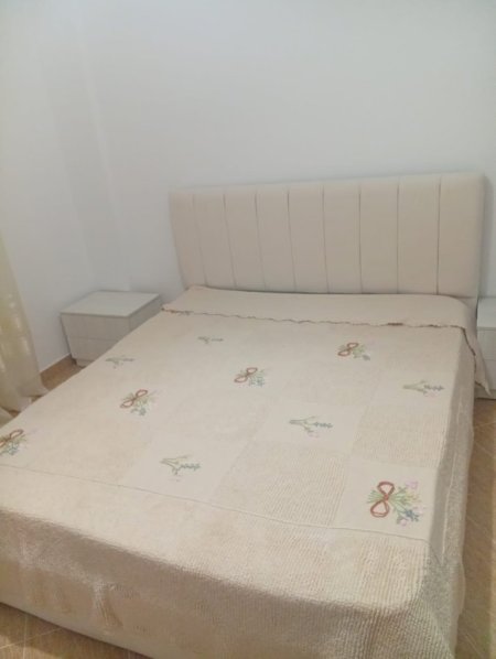 Jepet me Qera Apartament 1+1 ne Brryl, afer Maternitetit të Ri,  ,  60 m² 400 €URO