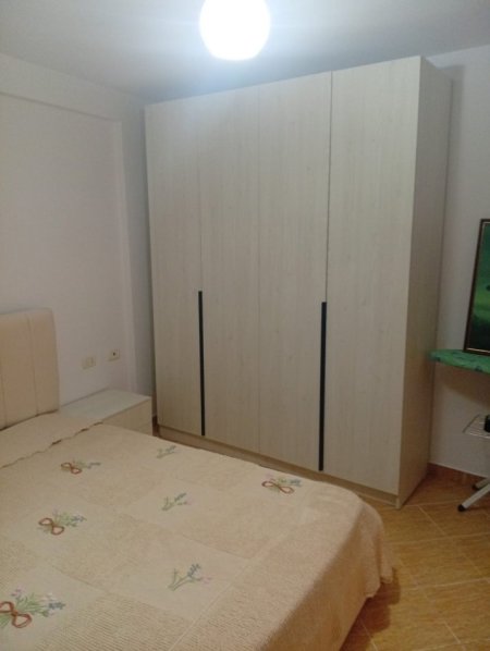 Jepet me Qera Apartament 1+1 ne Brryl, afer Maternitetit të Ri,  ,  60 m² 400 €URO
