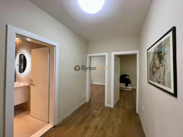 Tirane, jepet me qera 1+1 Kati 2, 55 m² 470 € (Pallati me Shigjeta)