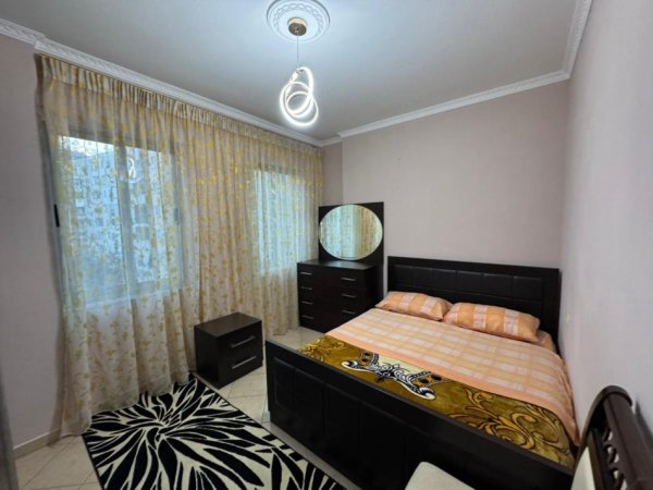 Tirane, jepet me qera apartament 1+1 Kati 3, 450 € 