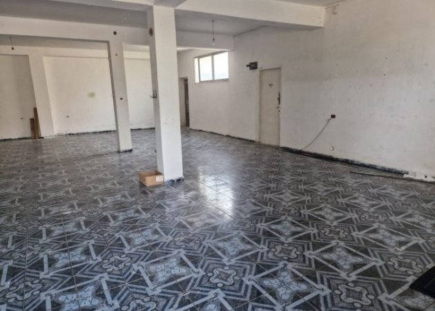Tirane, jepet me qera zyre Kati 0, 160 m² 450 € (don bosko)
