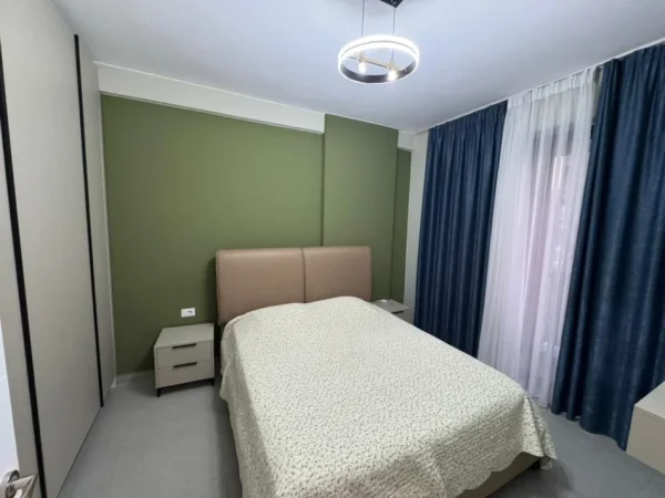 Tirane, jepet me qera apartament 1+1 Kati 1, 550 € 