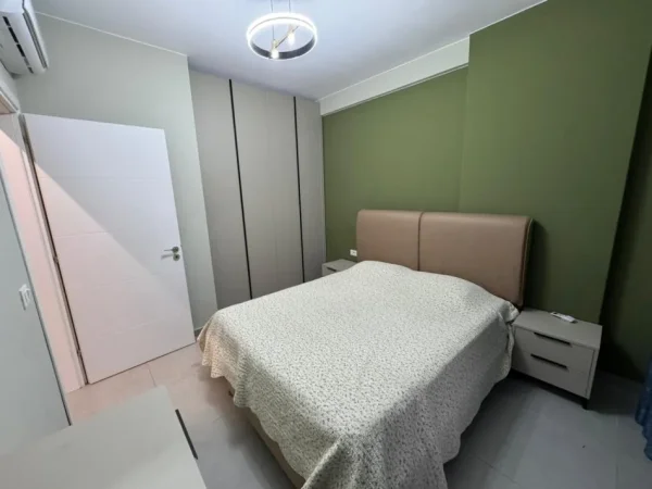 Tirane, jepet me qera apartament 1+1 Kati 1, 550 € 