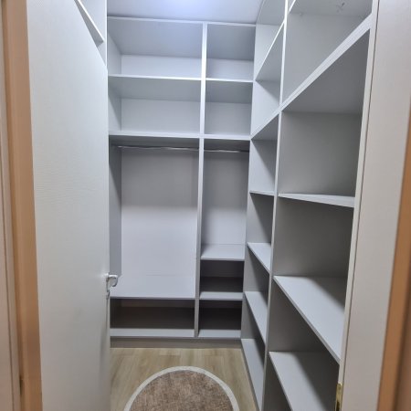 Yzberisht-Grand Gallery/jap 2+1 te mobiluar, 500 €