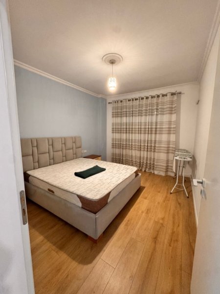 Tirane, jepet me qera apartament 2+1 , 110 m² 900 € (Liqeni i Thate)