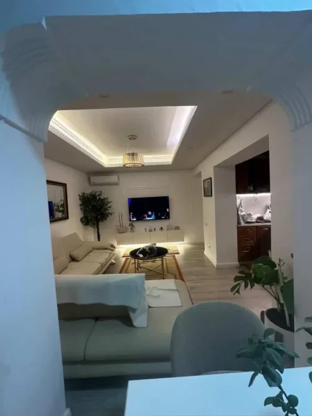 Tirane, jepet me qera apartament 2+1 Kati 2, 74 m² 500 € (Rruga Xhanfize Keko)