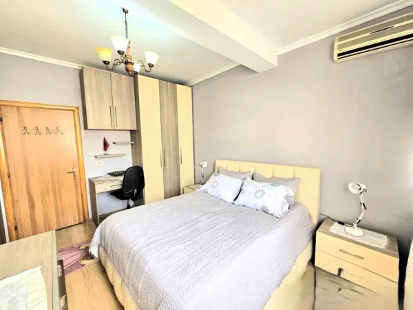 Tirane, jepet me qera apartament 2+1 Kati 8, 121 m² 650 € (PRANE ZOGUT TE ZI)