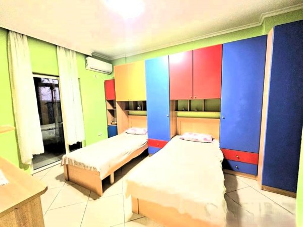 Tirane, jepet me qera apartament 2+1 Kati 8, 121 m² 650 € (PRANE ZOGUT TE ZI)