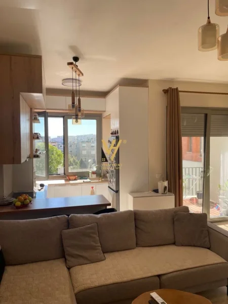 Tirane, jepet me qera apartament 2+1+Ballkon Kati 7, 107 m² 750 € (PORCELAN)