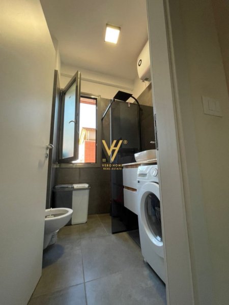 Tirane, jepet me qera apartament 2+1+Ballkon Kati 7, 107 m² 750 € (PORCELAN)