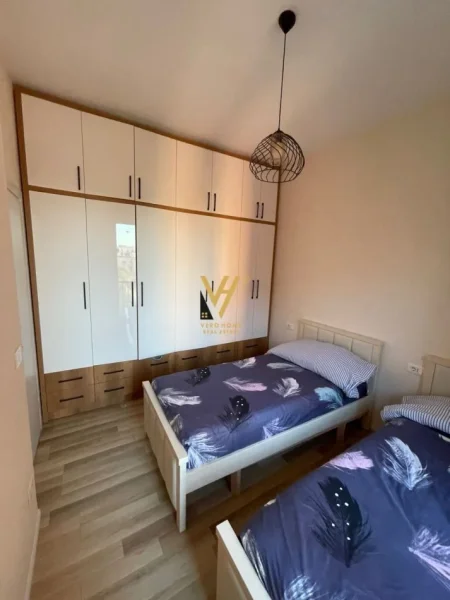 Tirane, jepet me qera apartament 2+1+Ballkon Kati 7, 107 m² 750 € (PORCELAN)