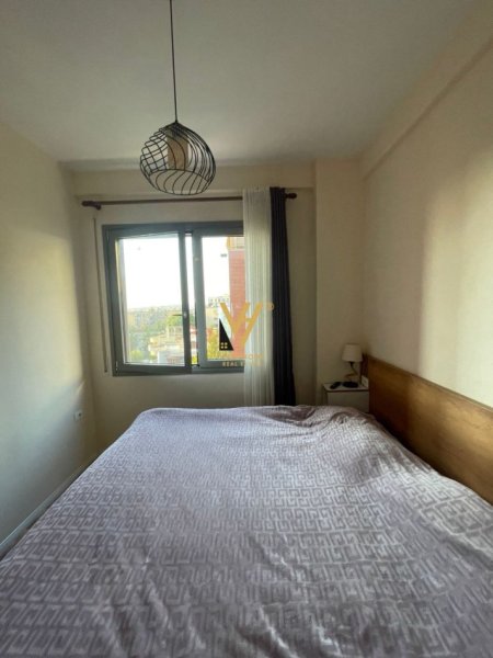 Tirane, jepet me qera apartament 2+1+Ballkon Kati 7, 107 m² 750 € (PORCELAN)